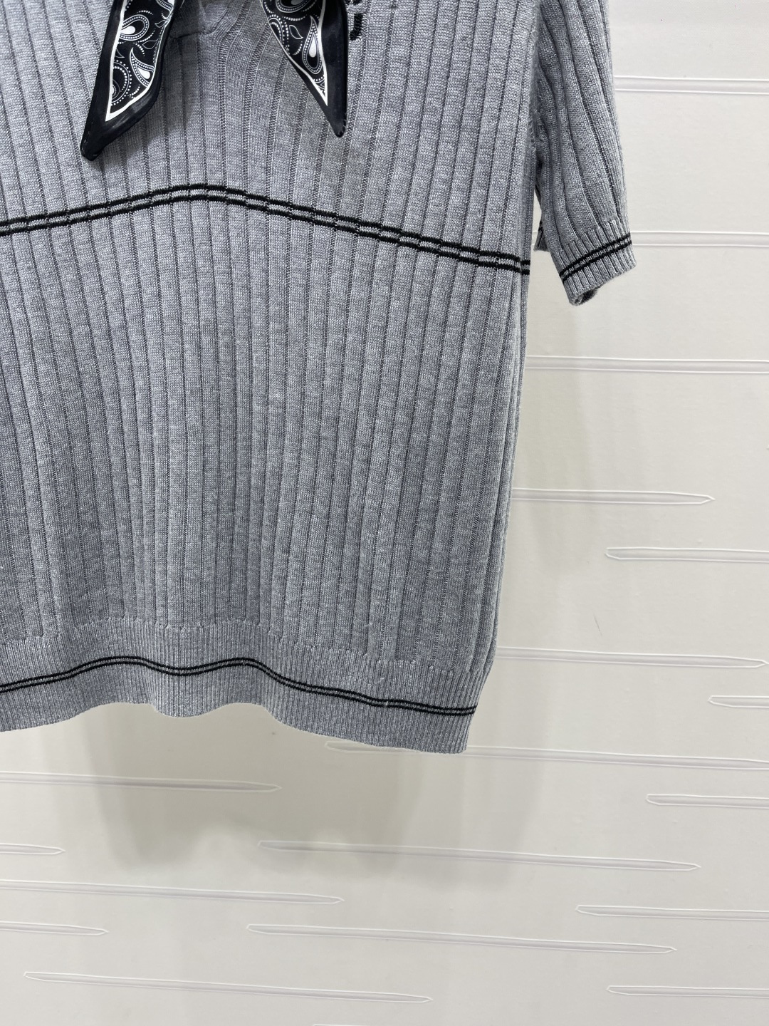 Women's short sleeves